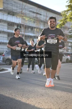 Runner Photo 1673429