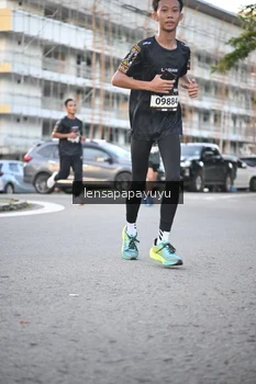 Runner Photo 1673621