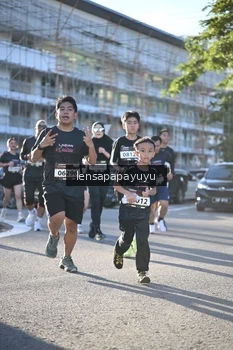 Runner Photo 1673632