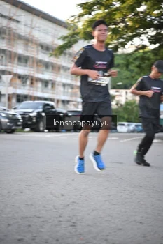 Runner Photo 1673681