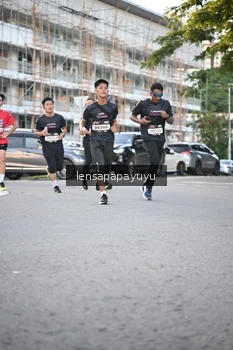 Runner Photo 1673704