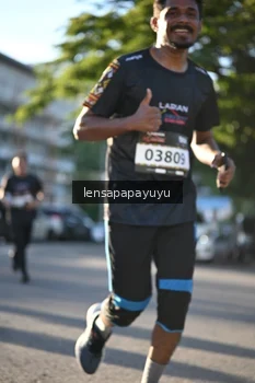Runner Photo 1673834