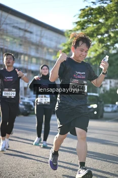 Runner Photo 1673868