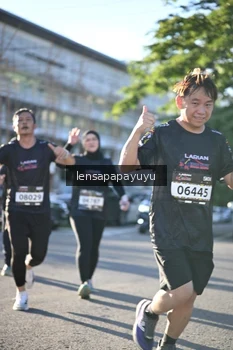 Runner Photo 1673875