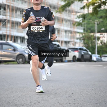 Runner Photo 1673959