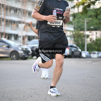 Runner Photo 1673978
