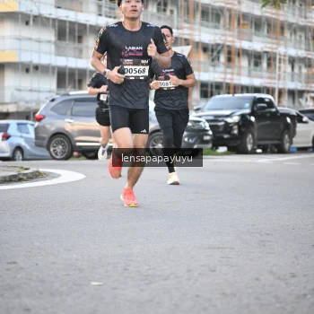 Runner Photo 1674031