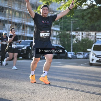 Runner Photo 1674033