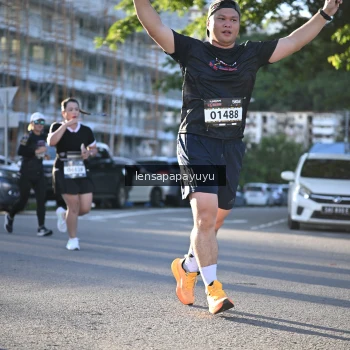 Runner Photo 1674045