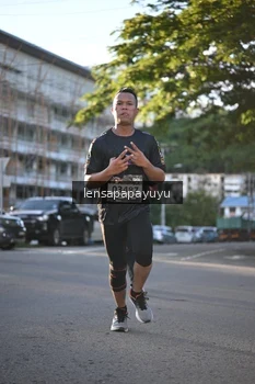 Runner Photo 1674074