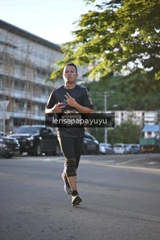 Runner Photo 1674076
