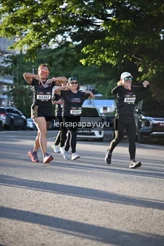 Runner Photo 1674092