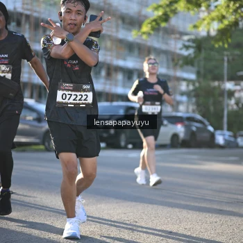 Runner Photo 1674110