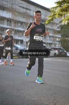 Runner Photo 1674124