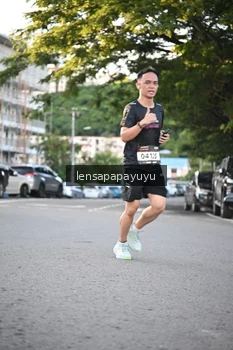 Runner Photo 1674137