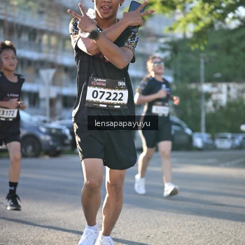Runner Photo 1674154