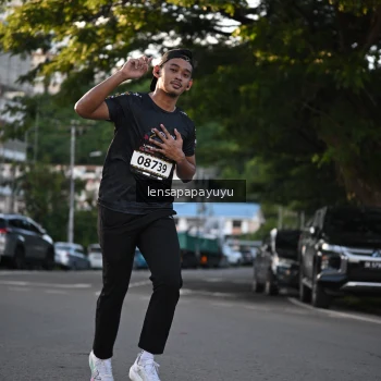 Runner Photo 1674187