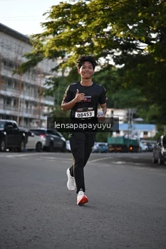 Runner Photo 1674190