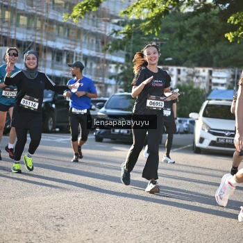 Runner Photo 1674193