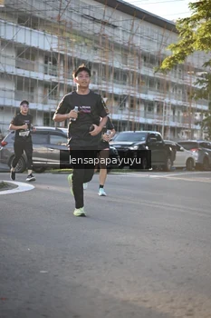 Runner Photo 1674287