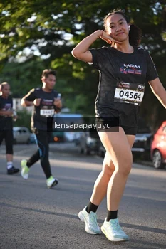 Runner Photo 1674367
