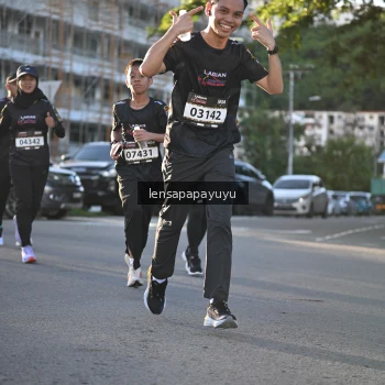 Runner Photo 1674390