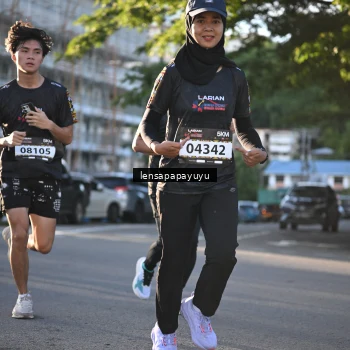 Runner Photo 1674425