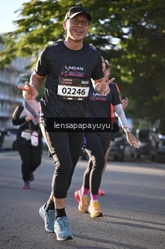 Runner Photo 1674593