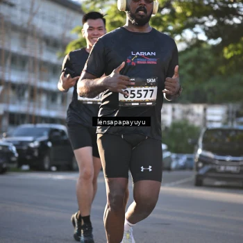 Runner Photo 1674640