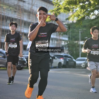Runner Photo 1674658