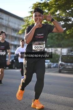 Runner Photo 1674674