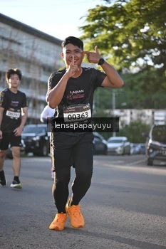Runner Photo 1674675