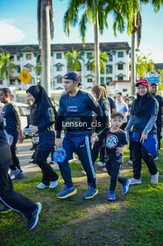 Runner Photo 1674764