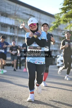 Runner Photo 1674771