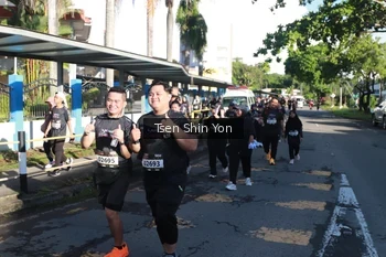 Runner Photo 1674843