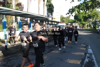 Runner Photo 1674846