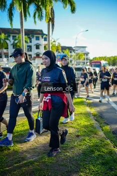 Runner Photo 1674941