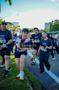 Runner Photo 1675217