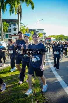 Runner Photo 1675332