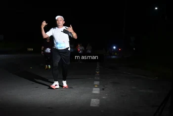 Runner Photo 1675713