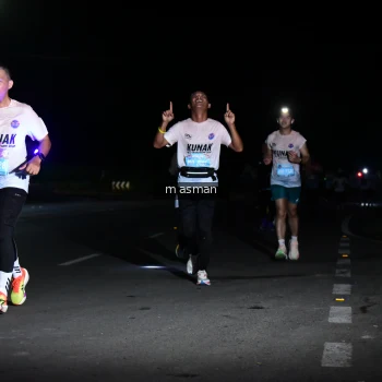 Runner Photo 1675869