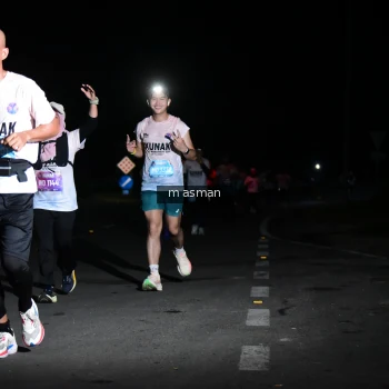Runner Photo 1675876