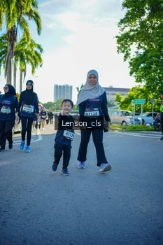 Runner Photo 1676336