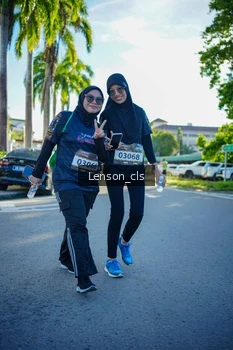 Runner Photo 1676342