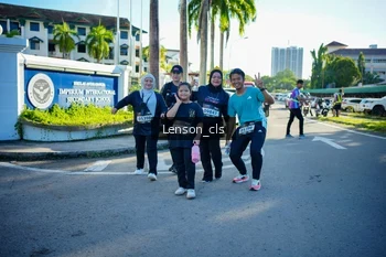 Runner Photo 1676635