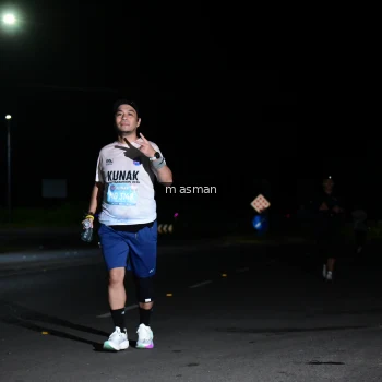 Runner Photo 1676746