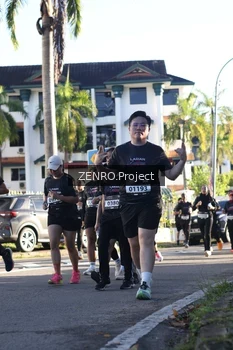 Runner Photo 1677273