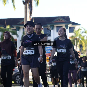 Runner Photo 1677379
