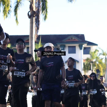 Runner Photo 1677451