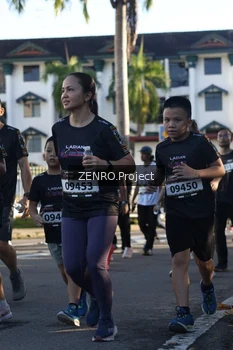 Runner Photo 1677579